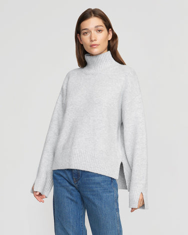 Renée | Karlie Oversized Turtleneck Sweater in Size Small